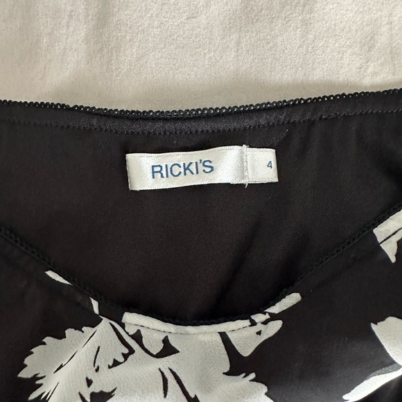 Ricki’s Black and White Floral Skirt - Size 4 - Picture 3 of 5